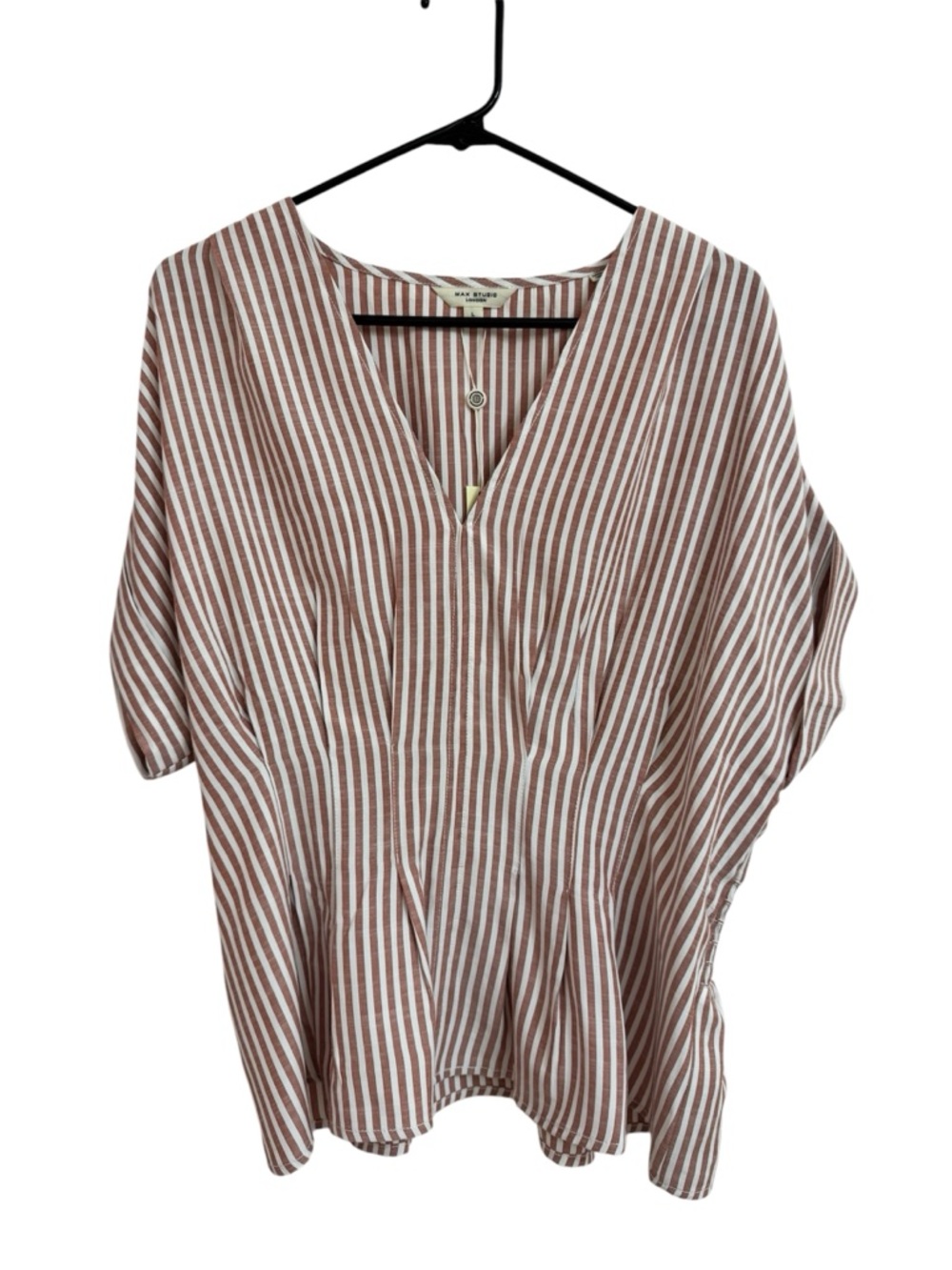 MAX STUDIO Pleated V-Neck Top Size L.  NWT